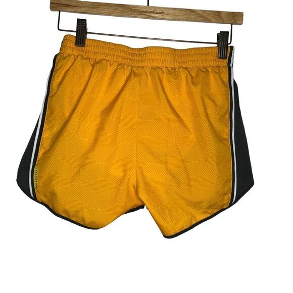 NIKE xs Dri-Fit Livestrong Shorts - Picture 13 of 16